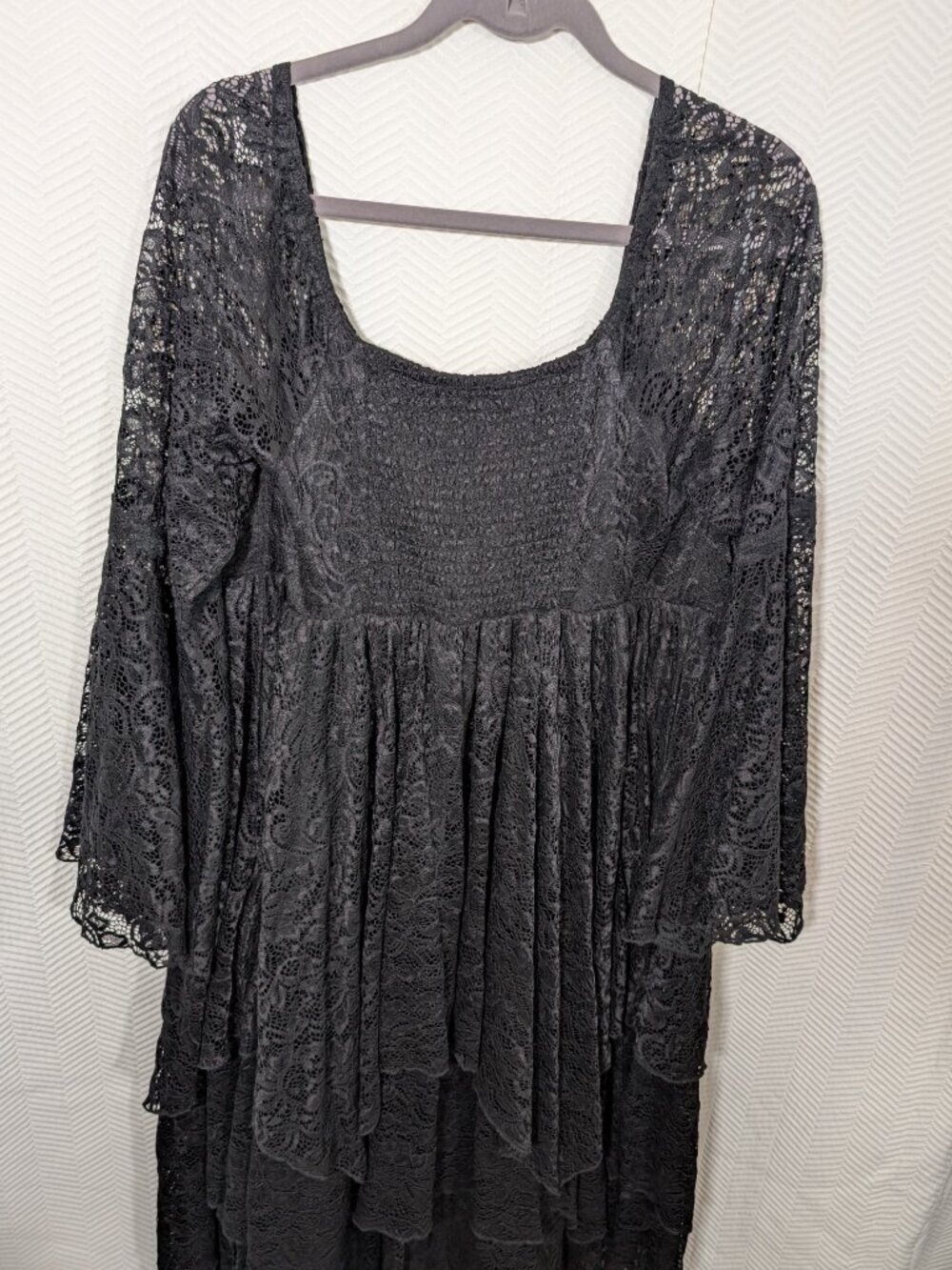 Torrid Festi Black Lace Bell Sleeve Tiered Midi Dress Size 2 (18/20) Whimsigoth - Picture 10 of 12